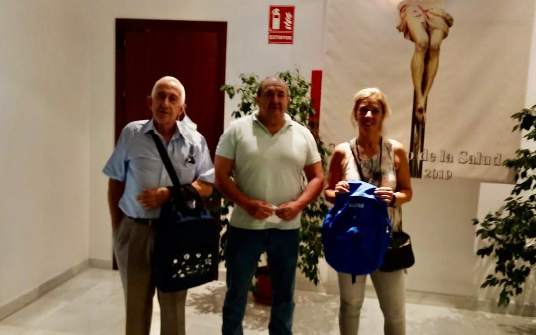 NUESTRA DIPUTACIÓN DE CARIDAD HACE ENTREGA A LA ASOCIACIÓN «ROMPE TUS CADENAS» DE KITS ESCOLARES